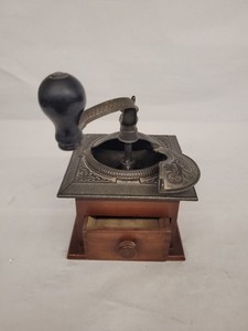 Vintage-Style Manual Coffee Grinder