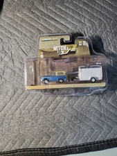 GREENLIGHT HITCH & TOW 1967 FORD BRONCO & SMALL CARGO TRAILER