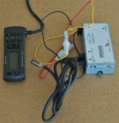 GENUINE AIWA CD CHANGER CONTROLLER RF MODULATOR W DISPLAY +REMOTE CONTROL RCRF35 - Picture 4 of 6