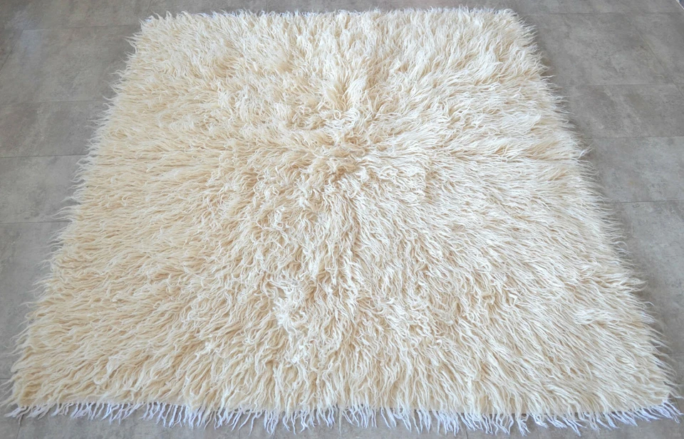 Alfombra peluda turca 5x5 SIN TINTES. Alfombra de pelo alto hecha a mano acto: 59" x 65" Foto 4 de 4