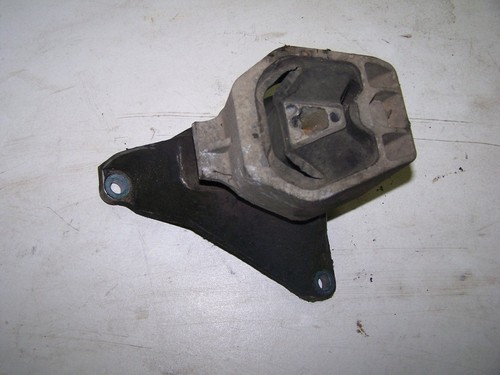 Audi A6 C4  Getriebehalter Halter 4A0399114D für Automatikgetriebe