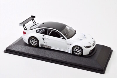 MINICHAMPS BMW M3 ホワイト ミニカー 1/43 1/43 Minichamps BMW M3 GT2 2009 Model Car (White) 400092900
