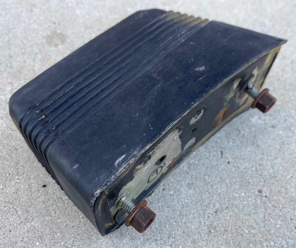 Protector de parachoques delantero derecho o izquierdo Chrysler Newport goma 1973 73 OEM Foto 4 de 4