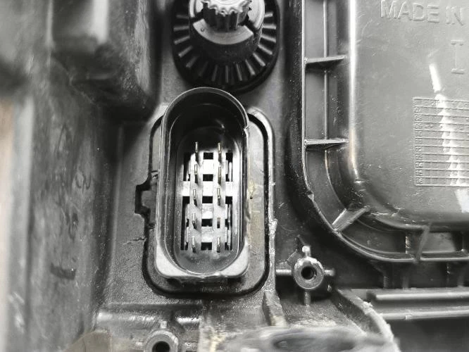 Optique avant principal gauche (feux)(phare) SEAT IBIZA 4 PHASE 1 6J1941005D - Photo 2/4