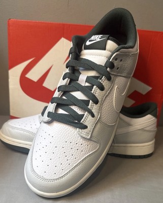 Size 10.5 Nike Dunk SE Low Photon Dust Vintage Green