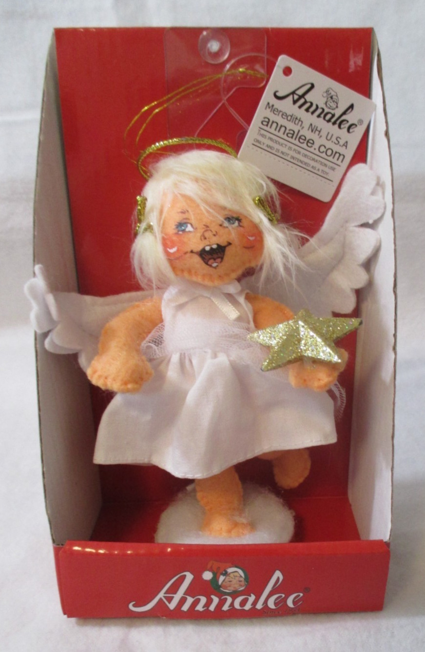 Annalee Ornament----2025---Angel with Star--5