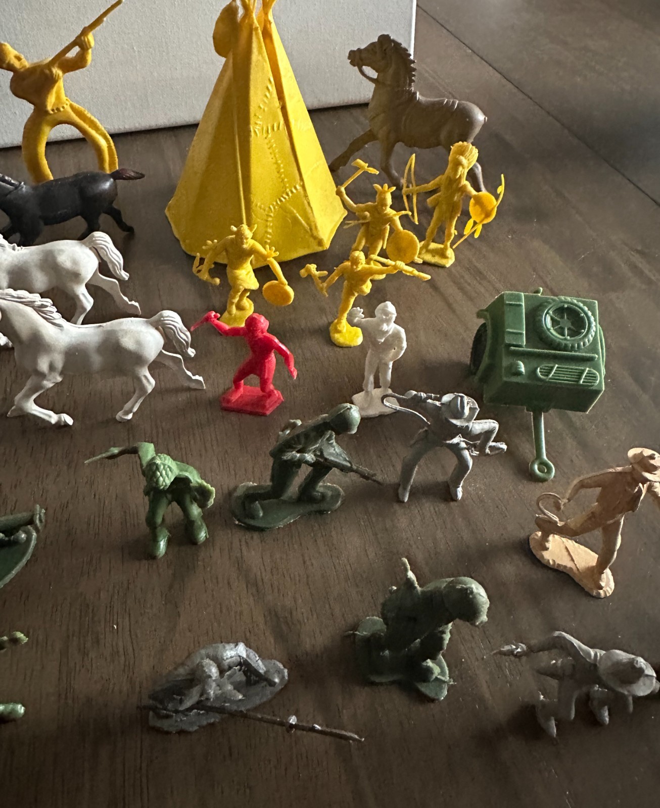 Vintage Lot of Plastic Army Military Men Animals Action Figures Toys