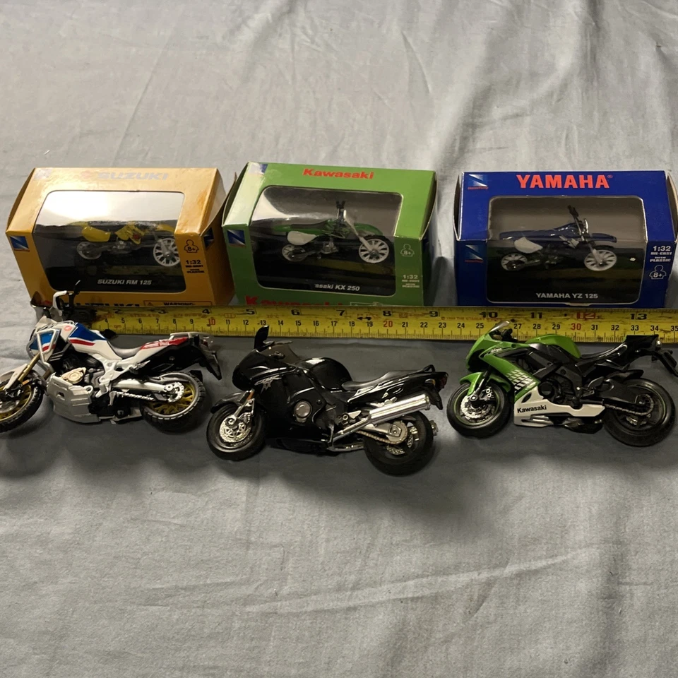 Diecast Motorcycle Lot Burango Maisto New Ray Kawasaki Yamaha Suzuki - 6 Diecast - Image 2 of 4