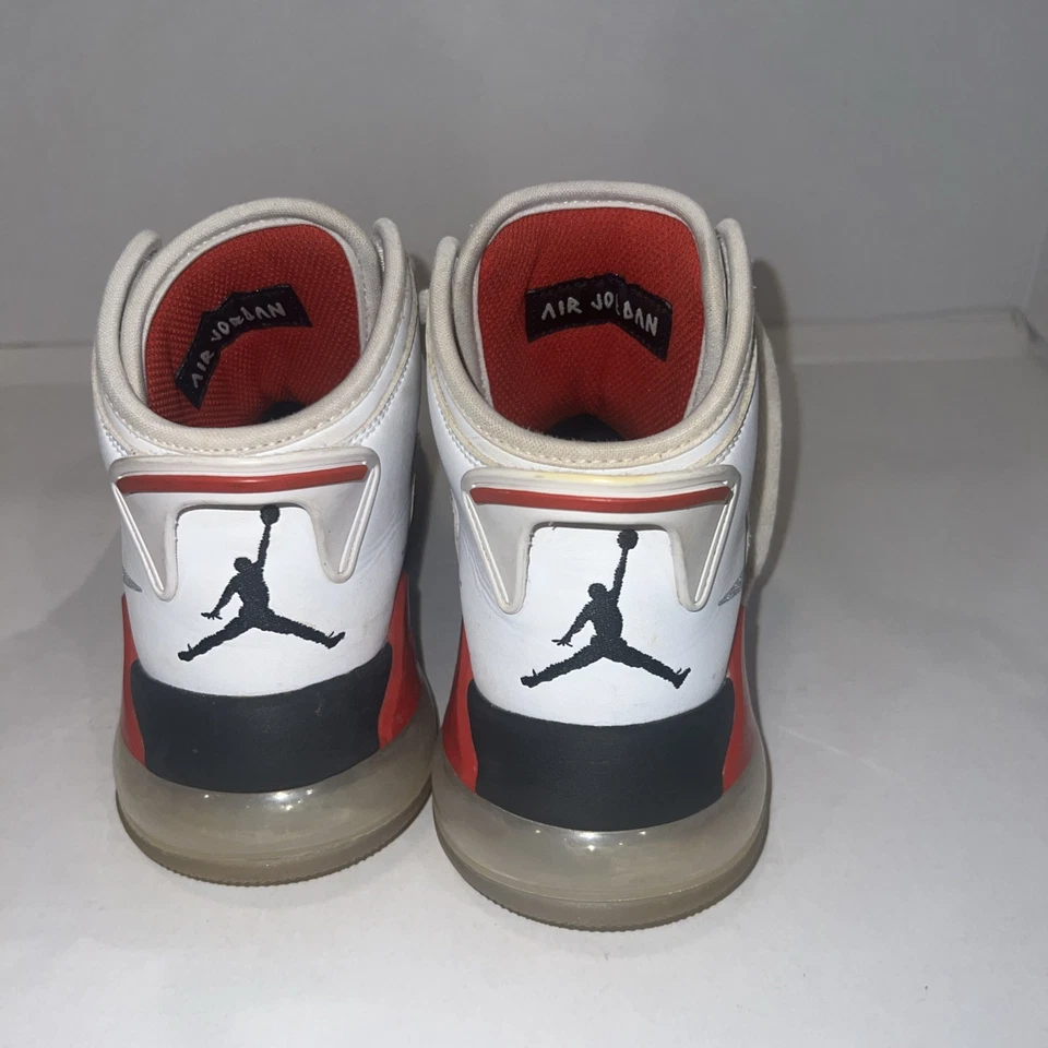 Nike Air Jordan Mars 270 en blanco, rojo, negro y plata reflectante, 7.5 Foto 3 de 4