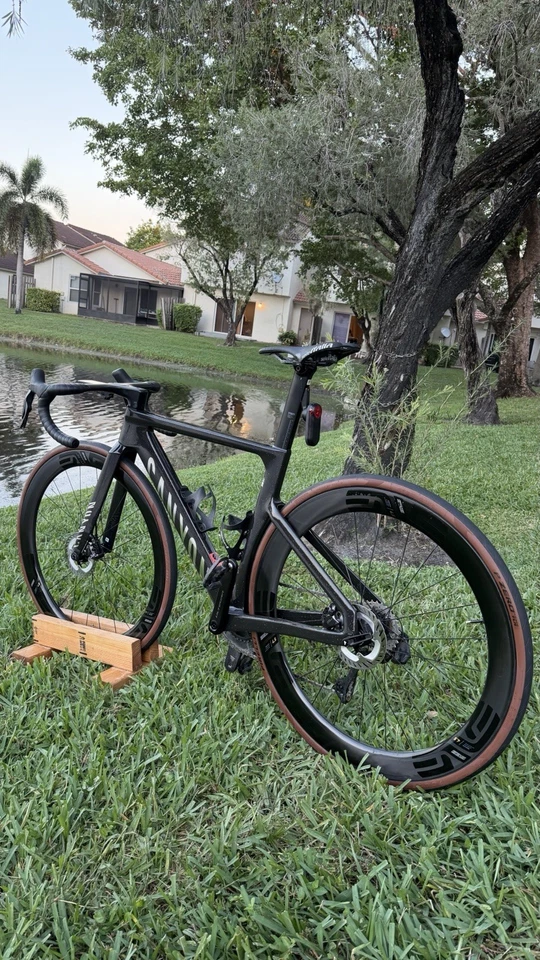 Canyon Aeroad CFR 2025 碳纤维公路自行车 — 第 4/4 张图片