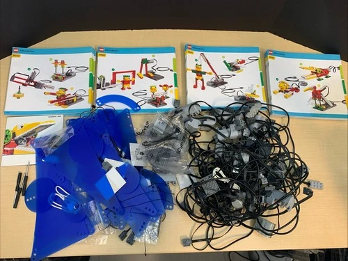 Lot of LEGO Education WeDo 9580 Robotics Motors Software CD Booklets