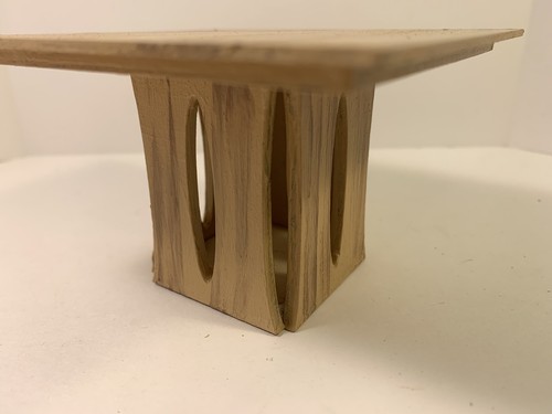 Puppenhaus Miniatur quadratischer Tisch 1:12 Maßstab Mitte des Jahrhunderts modern blonde Eiche Oberfläche - Bild 4 von 6