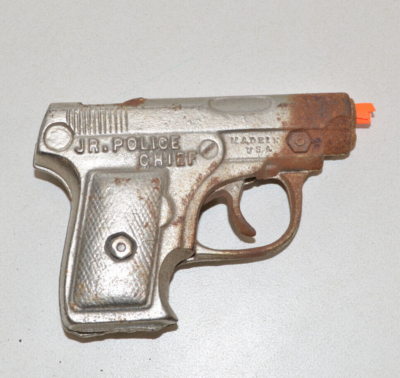 VINTAGE TOY CAP GUN PISTOL JR. POLICE CHIEF Kenton USA CAST METAL