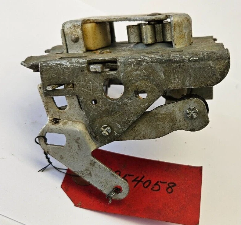 Cerradura puerta trasera derecha Dodge Plymouth Desoto Chrysler 1960-1964 1954058 nuevo en stock Foto 4 de 4