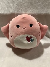 8 Squishmallows Saxa the Pink Stingray Hearts 2023 Valentine's Edition
