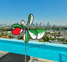 BABY HUMMINGBIRD WIND SPINNER WHIRLIGIG WINDMILL YARD GARDEN PATIO DECOR ITB2811