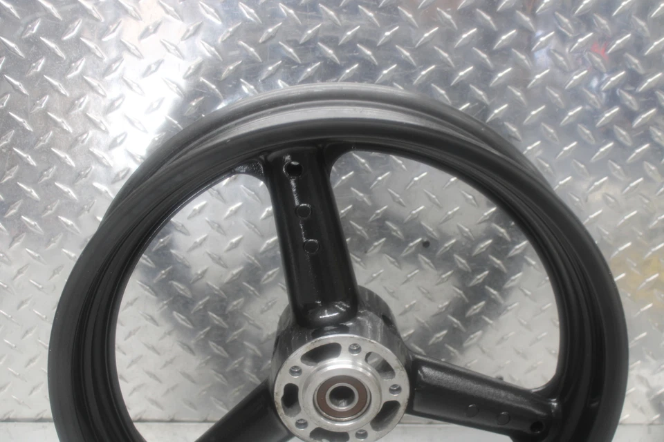 2002 SUZUKI BANDIT 1200 FRONT WHEEL 54111-17E11-35W - Image 4 of 4