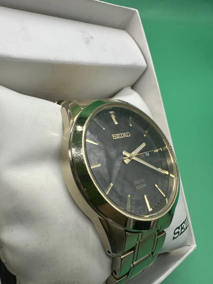 Seiko Solar 100m V158-0AS0 Seiko Solar Black Face Gold Tone Bracelet In Box - Image 4 of 4