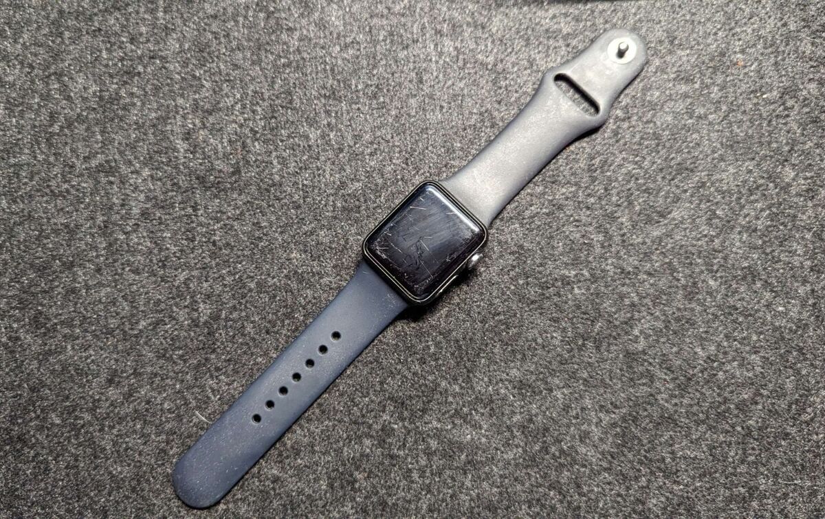 Apple Watch Series 3 38mm Space Gray with Black Sport Band W/ Charrger included | eBay Apple Watch Series 3 38mm Space Gray with Black Sport Band W/ Charrger included | eBay