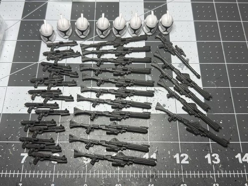 Star Wars The Vintage Collection Clone Trooper Helmet Rifles Fodder Lot 3.75