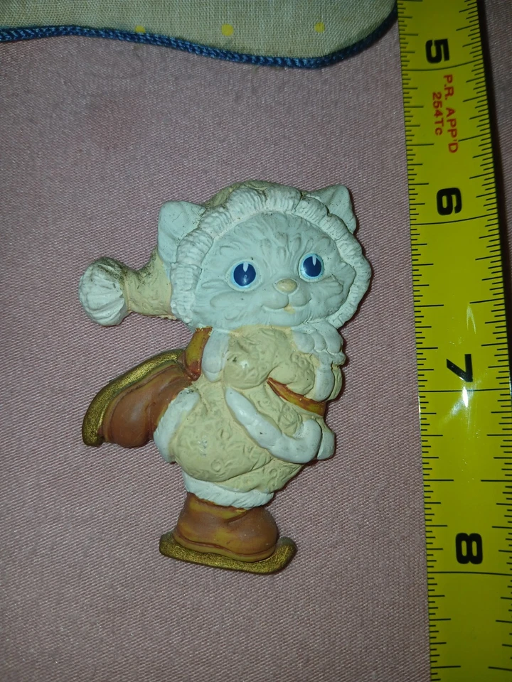 Винтажный 70-х/80-х годов кот котенок выстеганная смола бабушка сердечник магниты (4) китч страны EUC - Изображение 4 из 4