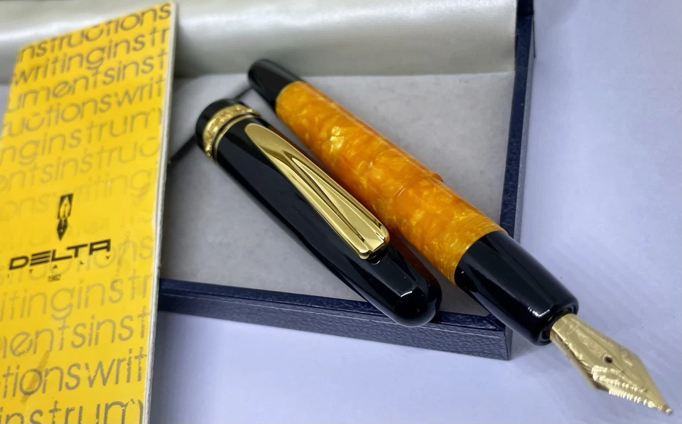 COMO NUEVO Raro DELTA DOLCE VITA ZEN Pluma Estilográfica - 14k M Nuevo en Caja - Dorado y Negro y Naranja Foto 3 de 4