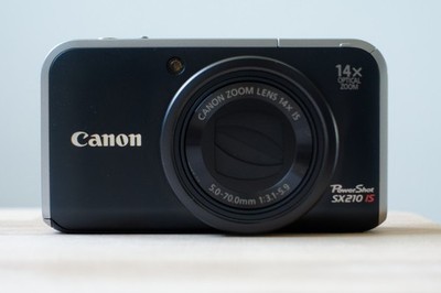 Canon PowerShot SX210 IS 14.1MP Digitalkamera - Schwarz