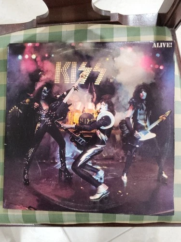 1975 KISS “ALIVE” NBLP 7020-798 VINTAGE VINYL w/ Booklet