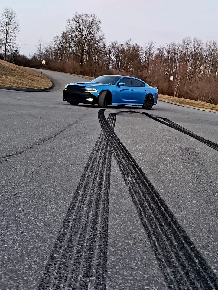Dodge Charger 2006 - Máscara de nariz de parachoques actual malla NoviStretch fácil de encender y apagar Foto 2 de 4