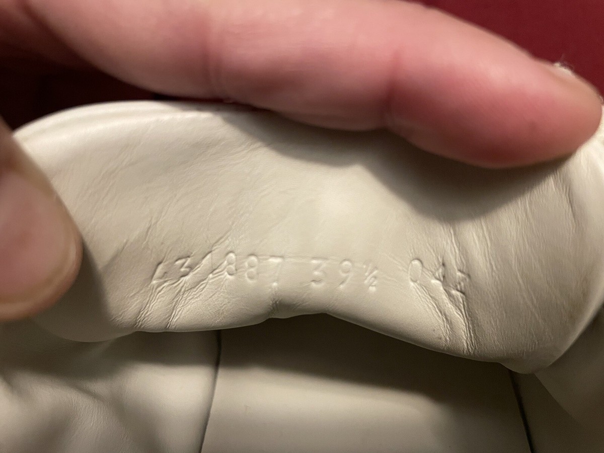Gucci Ace Studded Whites Shoe Size 39.5 9w 431887 A38G0 9064 Gucci Ace Studded Whites Shoe Size 39.5 9w 431887 A38G0 9064