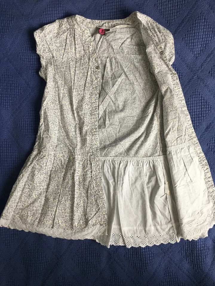Robe KIABI/BILOOK 🦋 Blanc/Gris/Jaune dentelle boutons poche 🦋 Taille 14 ans - Photo 3/3