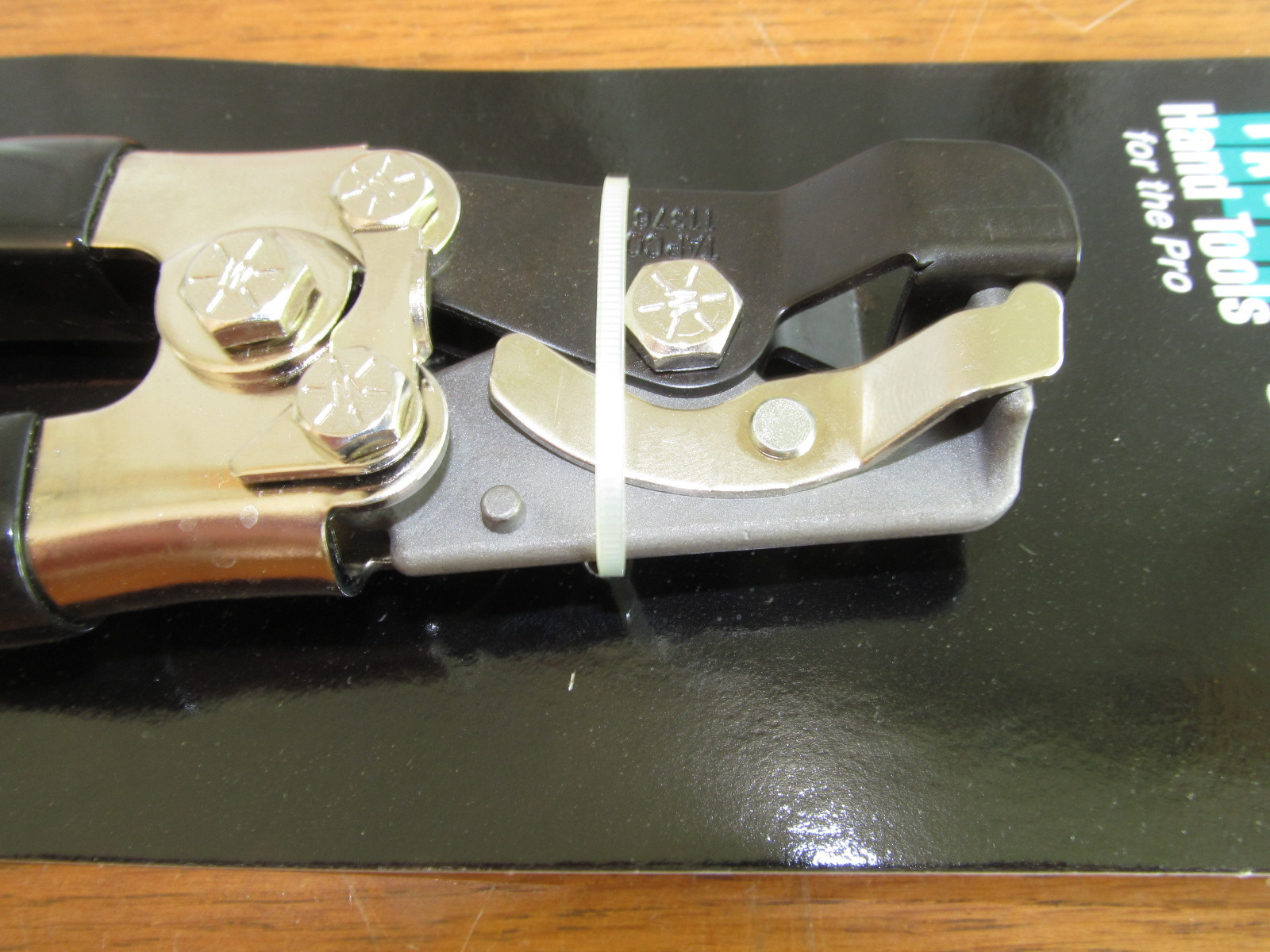 TAPCO Vinyl Siding SLOT PUNCH Nail Hole 11376 (F74) eBay