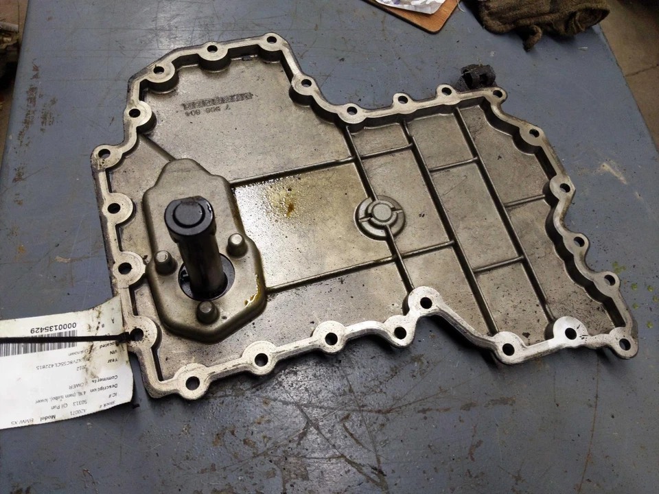 11 12 13 14 15 16 BMW X5 cárter de aceite inferior 4,4 L (doble turbo) Foto 4 de 4