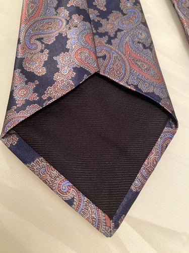 3.5x 54.5 Inch Classic Collection By Van Heusen Salmon Navy Blue Paisley Blend - Picture 7 of 8