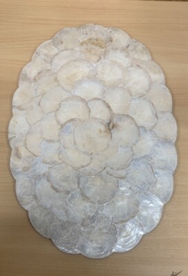Muschelmuster ovales Deko Tablett, weiß natur Capiz Muschel, 30x45 cm
