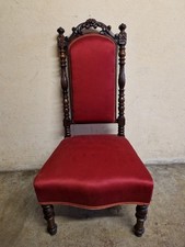 Chaise chauffeuse d'époque Napoléon III en bois mouluré sculpté basse XIXème