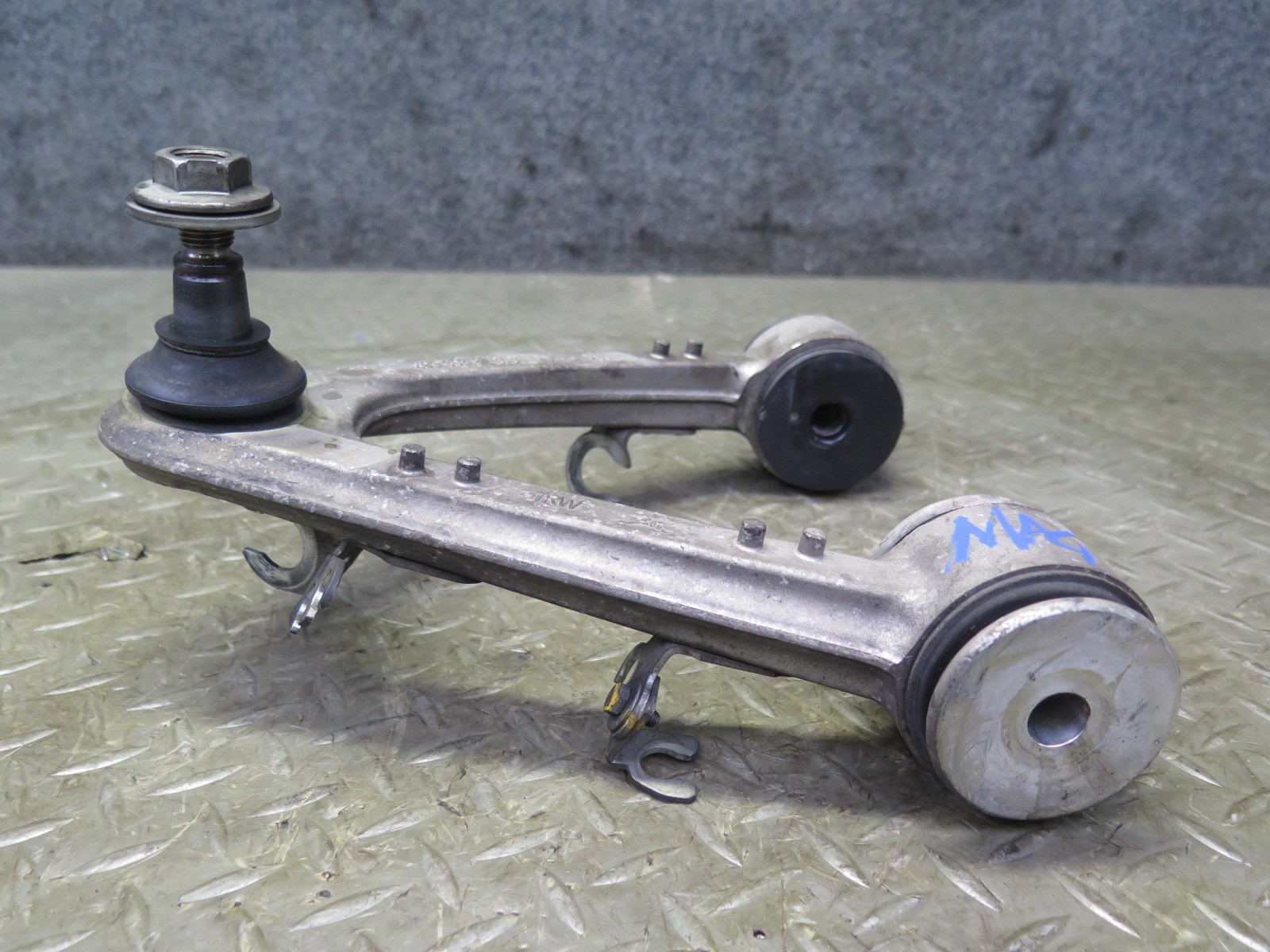 2008-2019 MASERATI GRANTURISMO M145 FRONT RIGHT UPPER & LOWER CONTROL  ARM SET