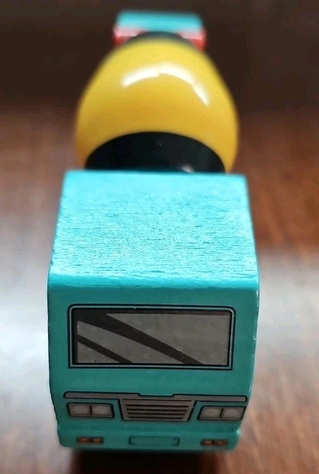 CAMIÓN MEZCLADOR DE CEMENTO DE MADERA MAISON JOSEPH BATTAT Foto 3 de 3