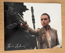 DAISY RIDLEY SIGNED STAR WARS “REY” 11X14 PHOTO BECKETT BAS