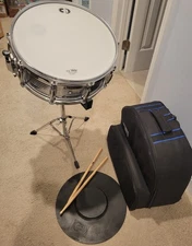 Snare drum with stand and carring bag
