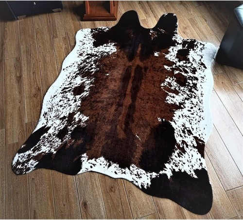 Elegant Faux Cowhide Rug 4.6ft x 6.6ft - Tricolor Natural Print, Non-Slip - Picture 3 of 9