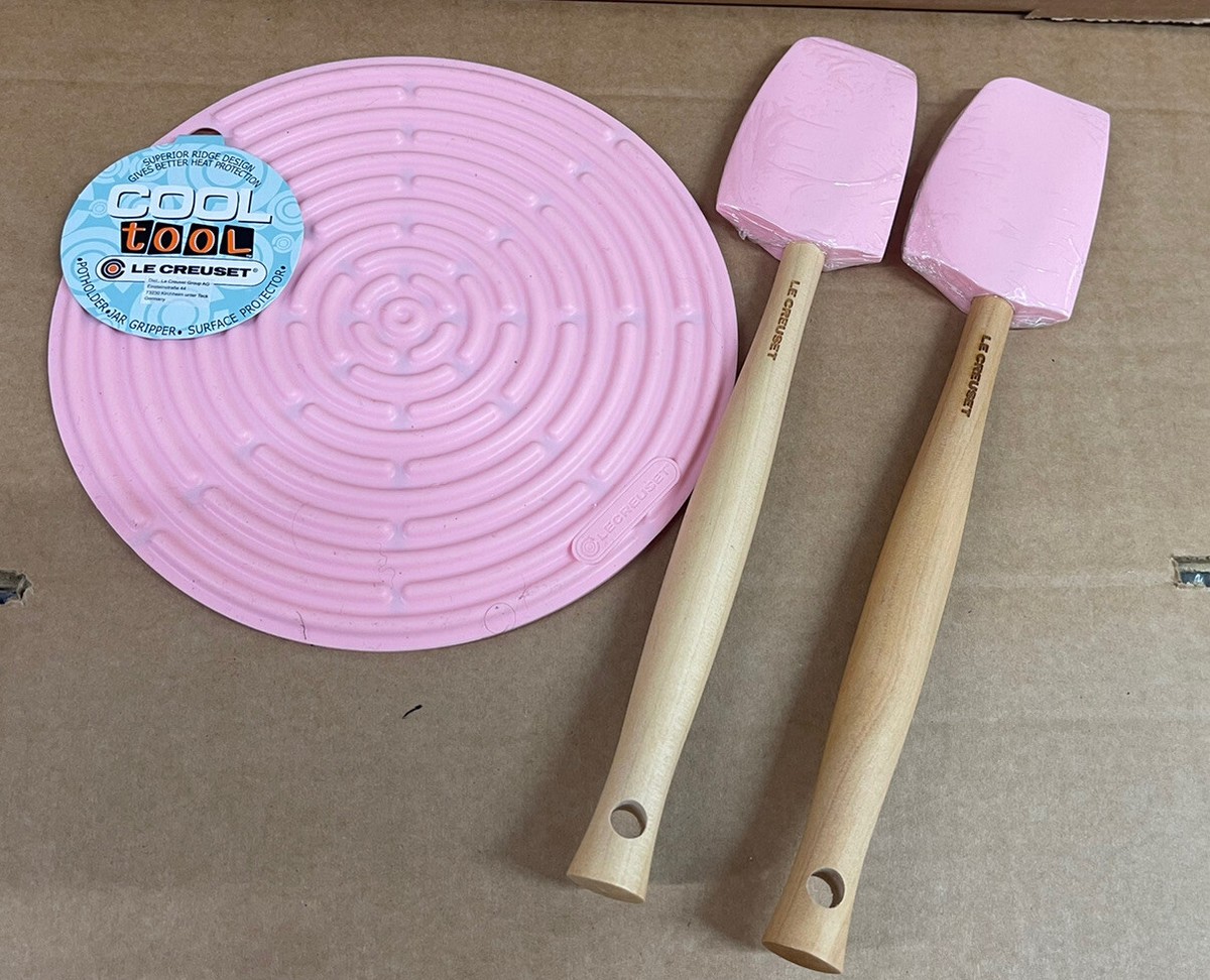 Le Creuset Silicone Cool Tool Trivet with 2 Medium Spatulas - Pink