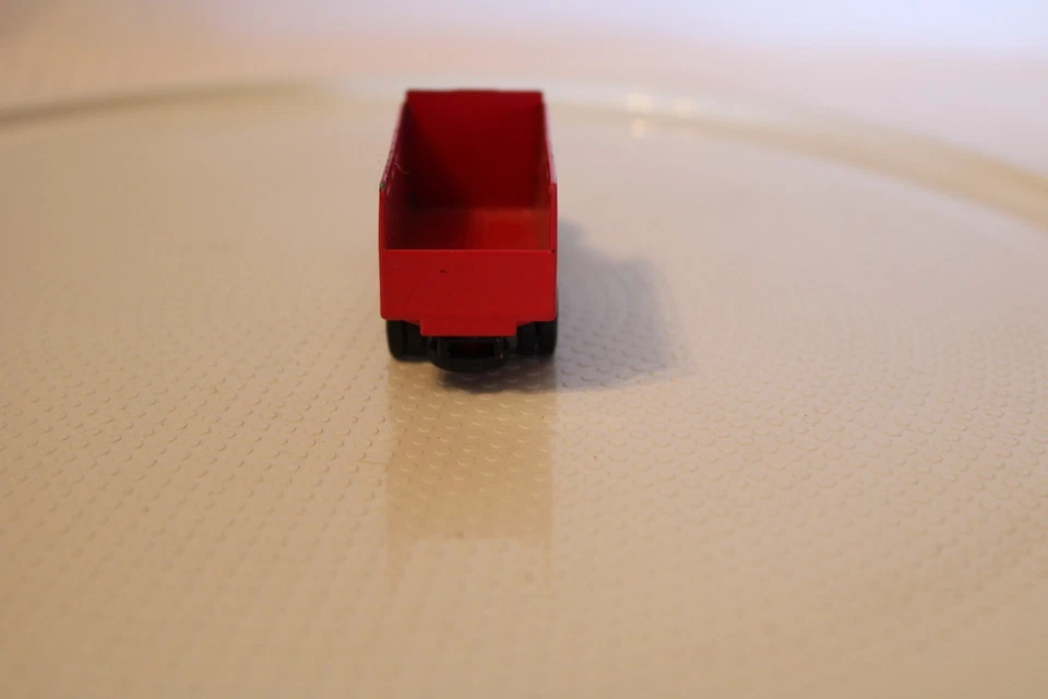 Грузовик для доставки помидоров марки HO Scale Imex, Candee, красный, собранный - Изображение 4 из 4