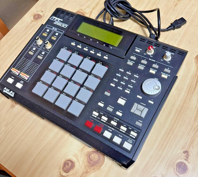 Akai MPC2500 Sampler Workstation 128MB Expansion Black Akai MPC2500 Sampler Workstation 128MB Expansion Black