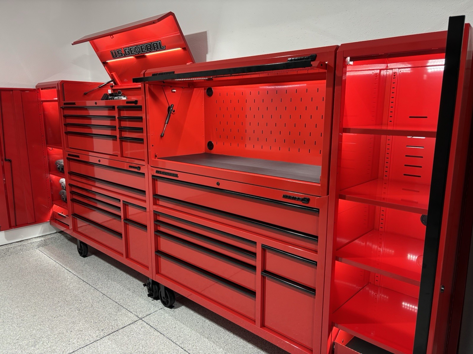 US General Series 3 Tool Box Lighting Kit (For One Hutch Or Locker)