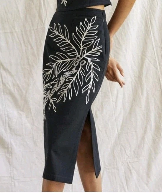 Maeve By Anthropologie Embroidered Midi Skirt Black Size 0 EUC