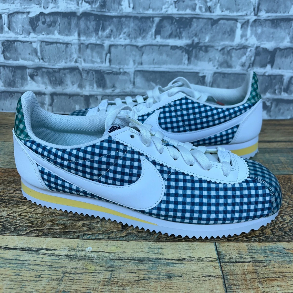 Nike classic hotsell cortez qs sneaker