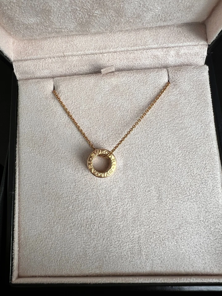 Collar de cerámica blanca y oro BVLGARI B.Zero1 | Venta al por menor: $3,500 USD Foto 3 de 4