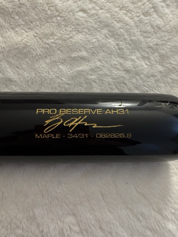 Victus Pro Reserve AH31 Maple Wood Baseball Bat 34in 31oz Black/Gold