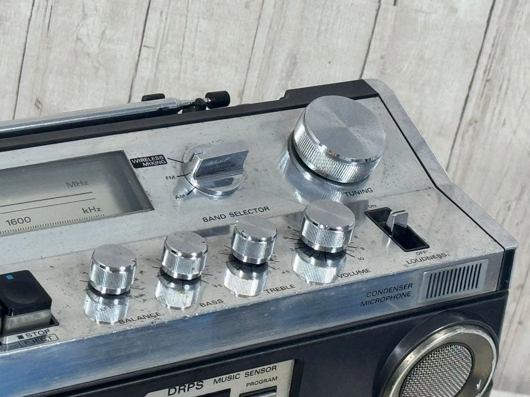 HITACHI TRK-8180 Retro FM/AM Boombox 1979 2-Way 4-Speaker Fully